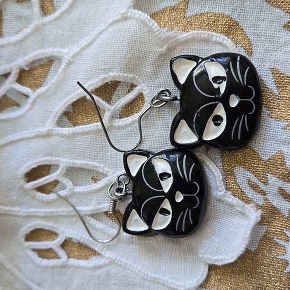 Hypoallergenic Black Cat Earrings Mid-size Large Eye Cute Whiskers - Picture 6 of 6